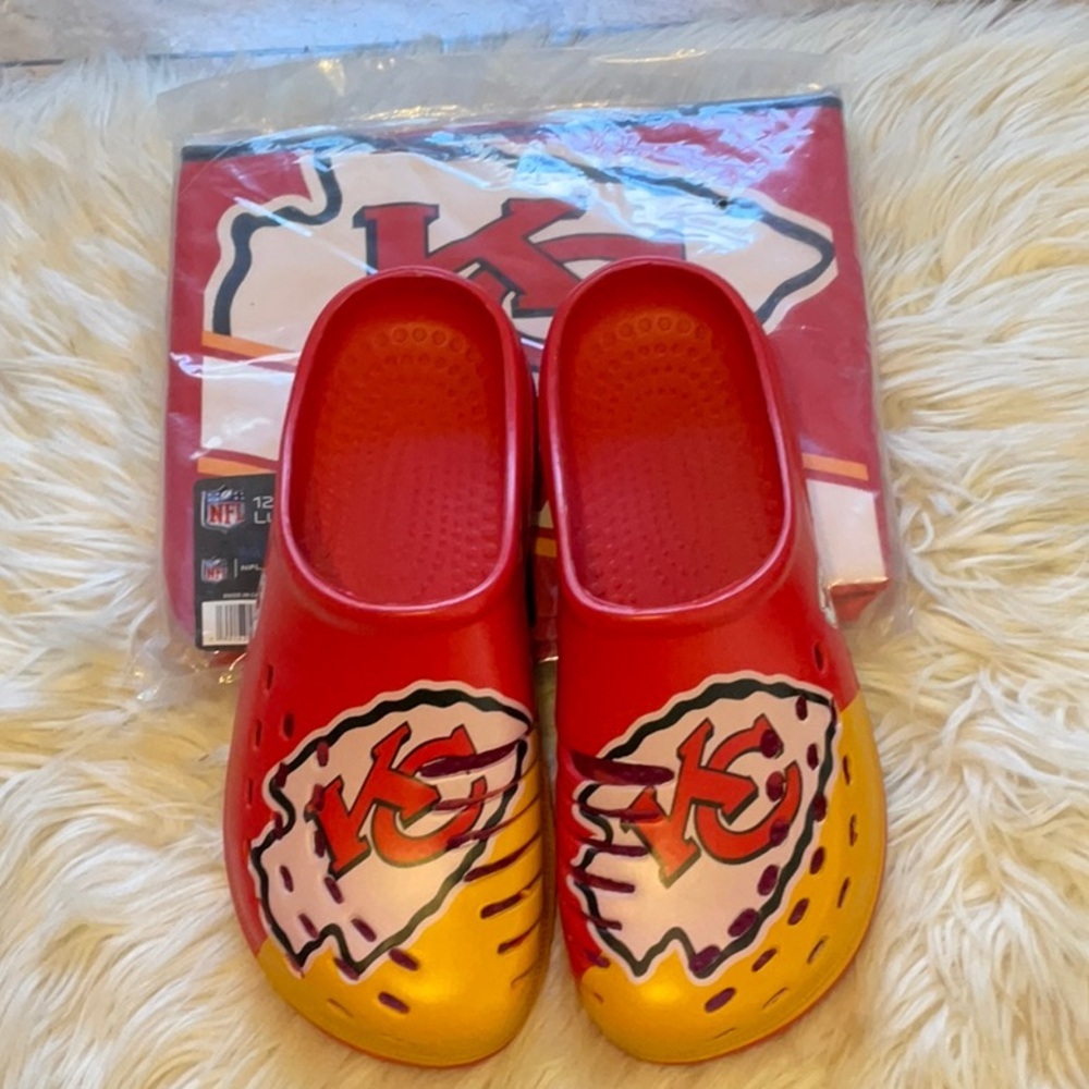 Kansas Chiefs NFL Men’s FOCO Clogs Size Large (11-12) 12Pack Insulated Lunch Bag